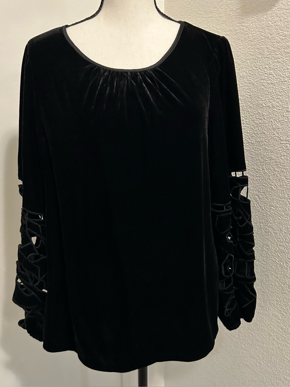 Joie Velvet Tunic Top Black Bell Sleeve Cutout Blouse Luxe Boho Gothic Sz M NWT